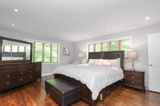 Building Photo - 22 Allen St