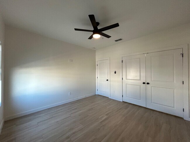 Building Photo - 6317 Krone Ln