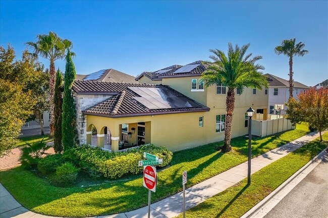 Building Photo - 8746 Crescendo Ave