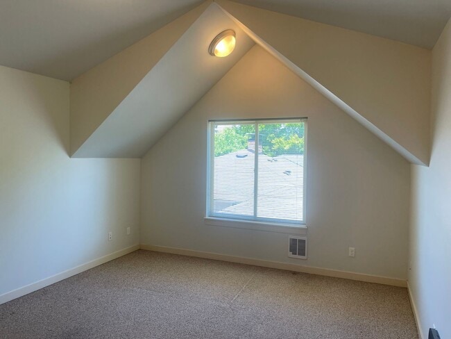 Building Photo - 6916 N McKenna Ave