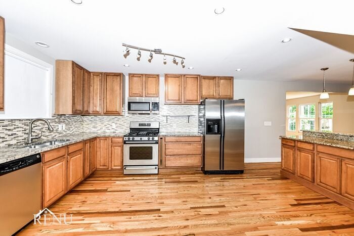 Building Photo - 501 Park Cir