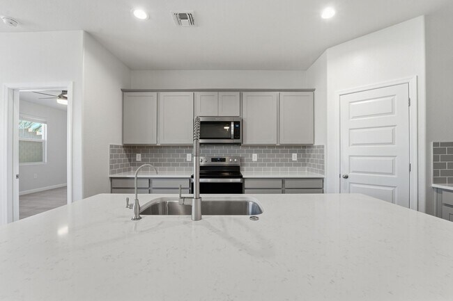 Building Photo - Modern 4-Bedroom Ranch-Style Corner Lot Home - *RENT SPECIAL*