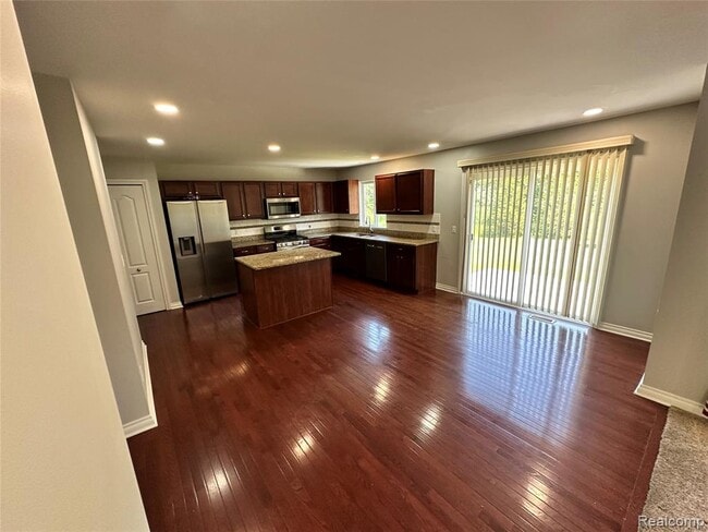 Building Photo - 43570 Cherrywood Ln
