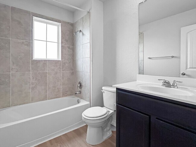 Building Photo - Spacious Valley Ranch 4/2.5 (2,324 SF) w/ Loft/Game Room