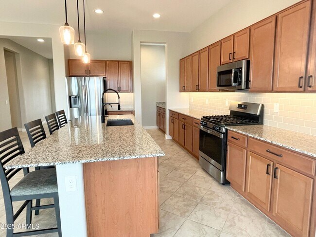 Building Photo - 21046 E Mayberry Rd