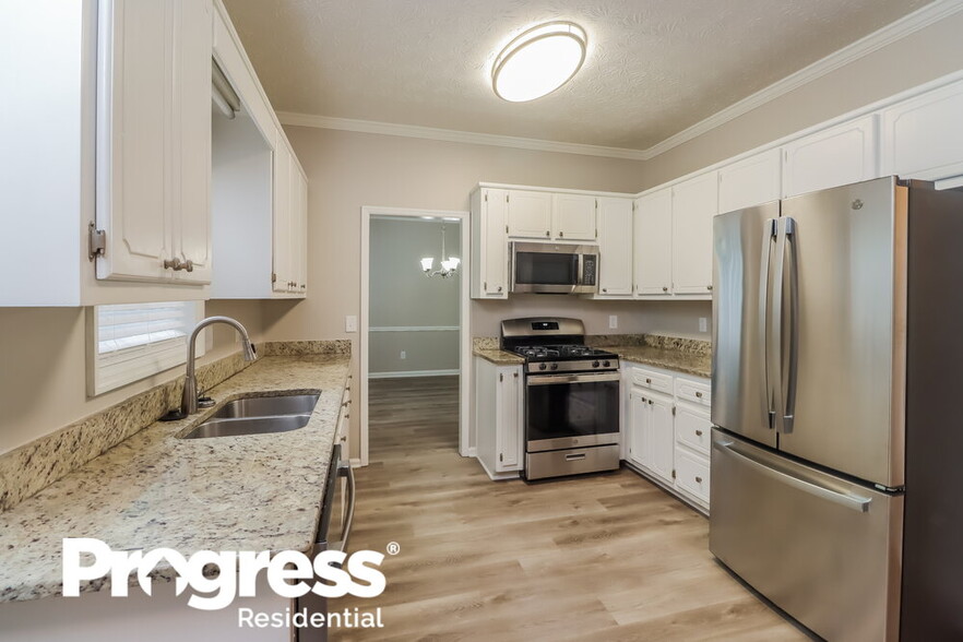 Building Photo - 220 Chesterfield Ct