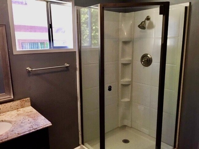 Building Photo - 4 Bedroom 3 bath Home In Rolando Village