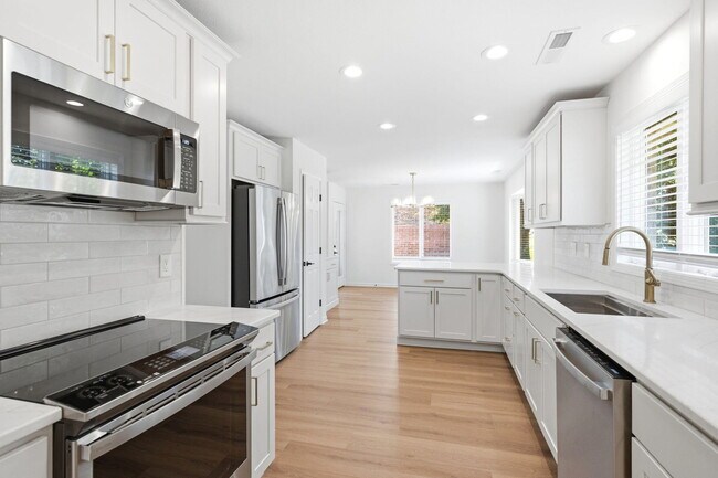 Building Photo - 3711 Shadow Glen Ct