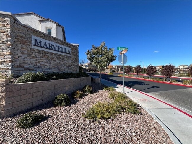 Building Photo - 8609 Faxom St