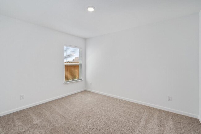 Building Photo - 3886 Trail de Paris