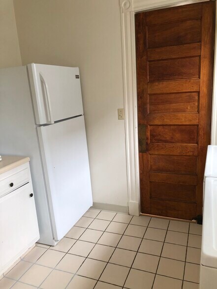 Pantry/laundry room - 188 Lawrence St