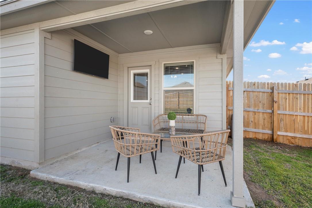 Building Photo - 7009 Llano Dr