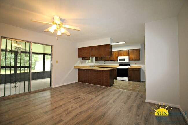 Building Photo - Nice 3 Bedroom Home in Fort Walton Beach