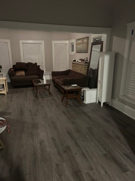 Building Photo - 2185 E 71st St