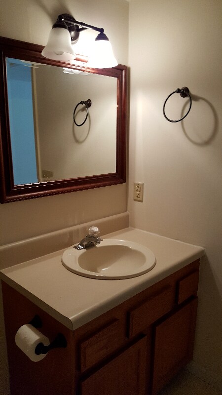 Building Photo - 609 Windcrest Dr