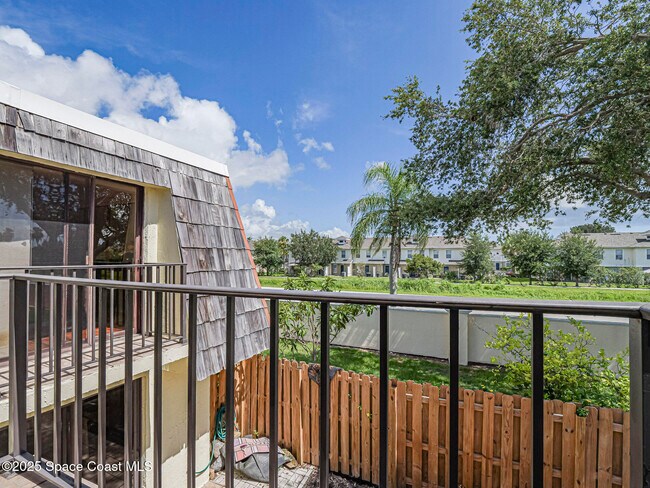 Building Photo - 1170 6th Ave