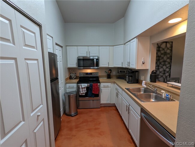 Building Photo - 9116 SW 51st Rd