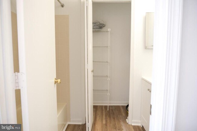 Building Photo - 6941 Mary Caroline Cir