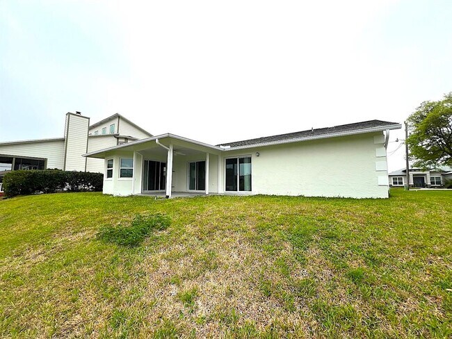 Building Photo - 19 Cedarfield Ct