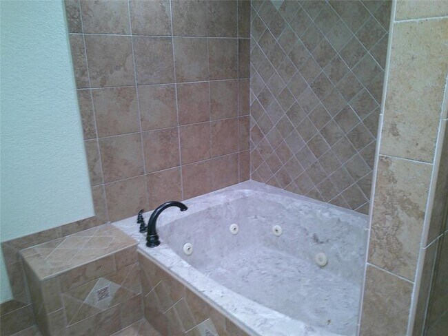 Building Photo - 4291 Coral Springs Dr
