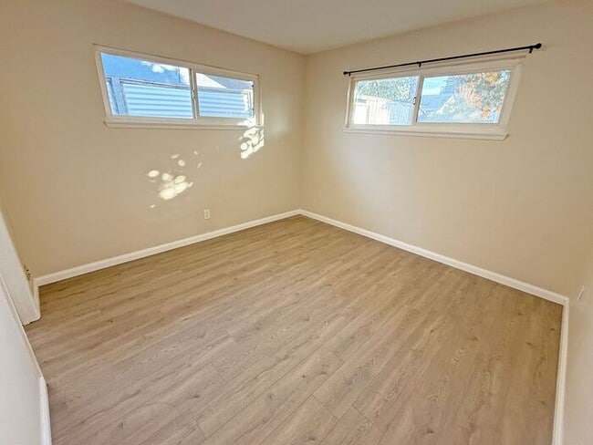 Building Photo - 1024 Luther Ave