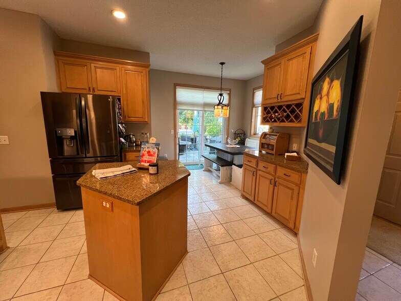 Building Photo - 13904 Shoreside Ct