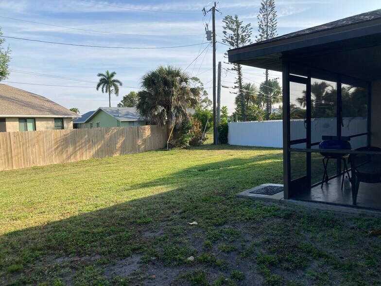 Back Yard - 901 SE 29th St