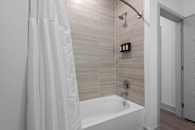 Building Photo - 698 Basilica Bay Dr