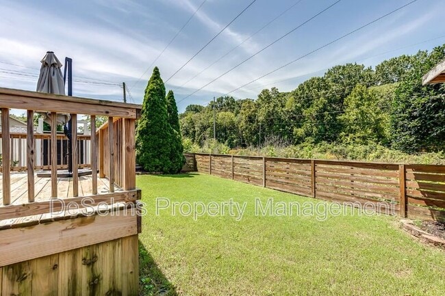 Building Photo - 701 Brent Glen Pl