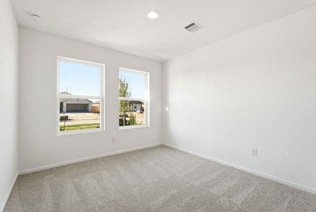 Building Photo - 2821 Cedar Dr