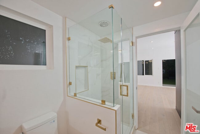 Building Photo - 645 Walther Way