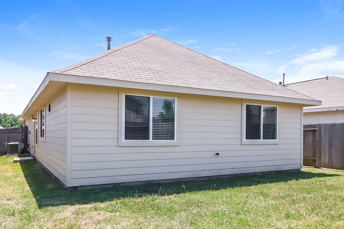 Building Photo - 16707 Highland Villa Ln
