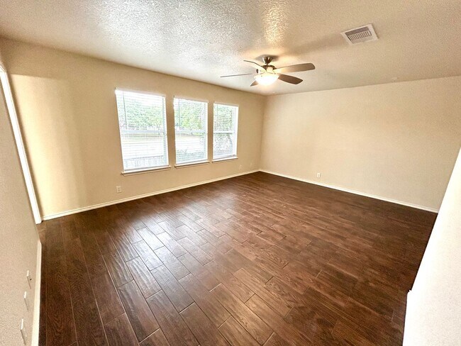 Building Photo - *MOVE IN SPECIAL* Beautiful 4-Bedroom Home Near UTSA & La Cantera! AVAILABLE NOW!