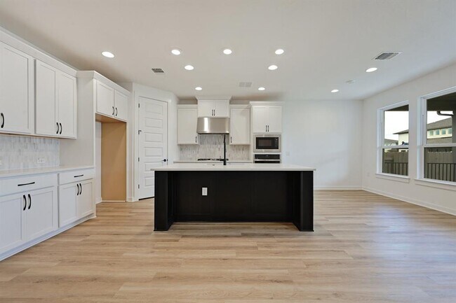 Building Photo - 7712 Boyd Hvn Dr