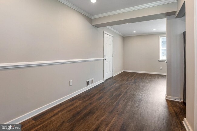 Building Photo - 3815 28th Ave