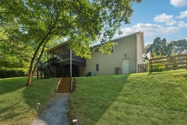 Building Photo - 102 Hunters Mill Rd