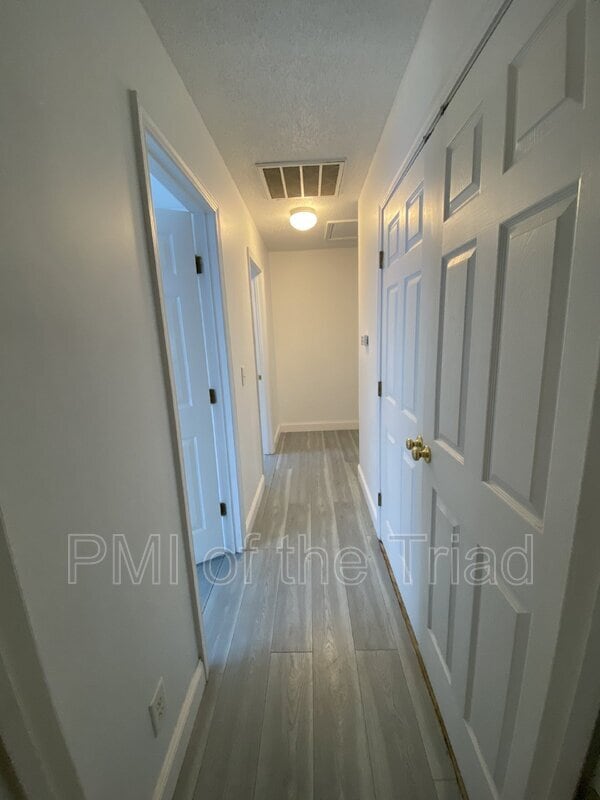 Building Photo - 202 Kinnley Ct