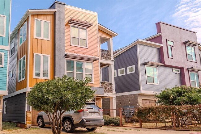 Building Photo - 2012 Dinsdale Ln