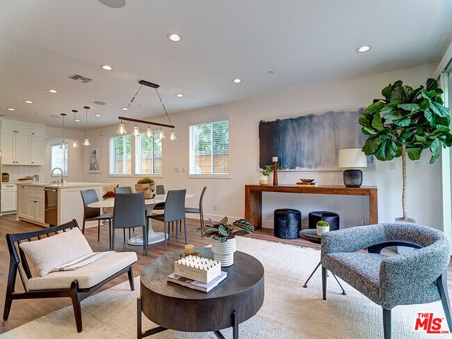 Building Photo - 1278 Meadowbrook Ave