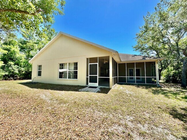 Building Photo - 4 Bedroom / 2 Bath Home in Royal Trails