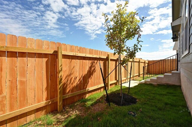 Building Photo - 203 Chapel Beck Dr