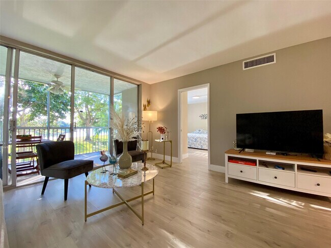 Building Photo - 3010 N Course Dr