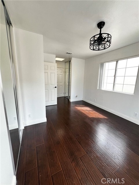 Building Photo - 613 Poinsettia Ave