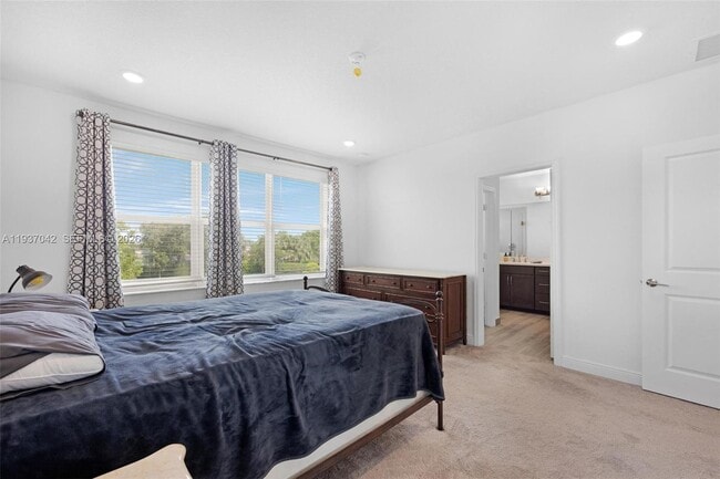 Building Photo - 4317 Lago Dr