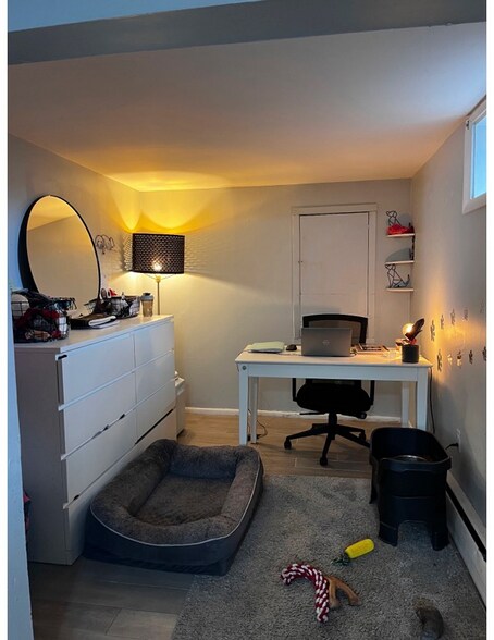 Building Photo - 689 E Falmouth Hwy