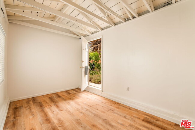 Building Photo - 4332 Alla Rd