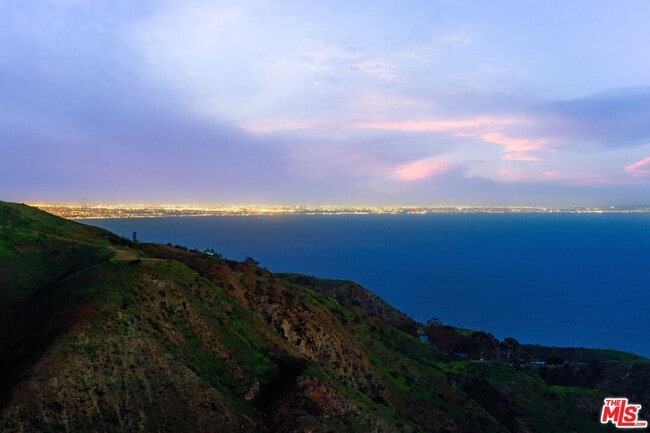 Building Photo - 21766 Azurelee Dr