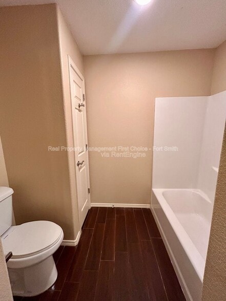 Building Photo - 420 Ridge Point Dr