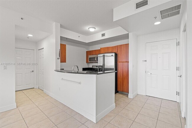 Building Photo - 3232 SW 22nd Terrace