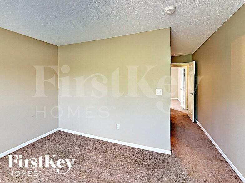 Building Photo - 353 Watercress Way